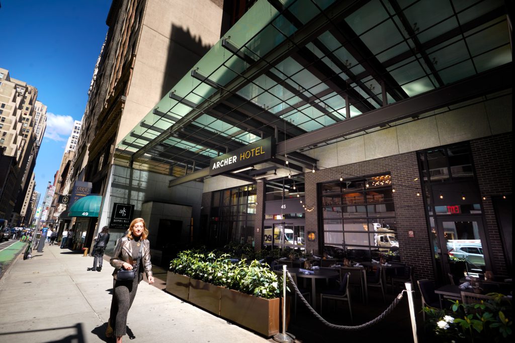 Archer Hotel - Lobby entrance