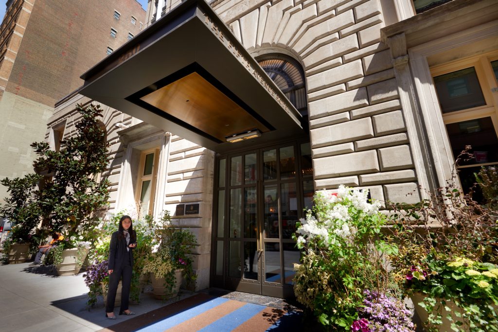 The Fifth Avenue Hotel - Lobby entrance