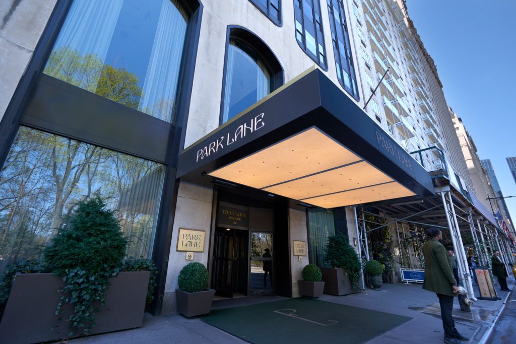 Park Lane New York - Lobby entrance